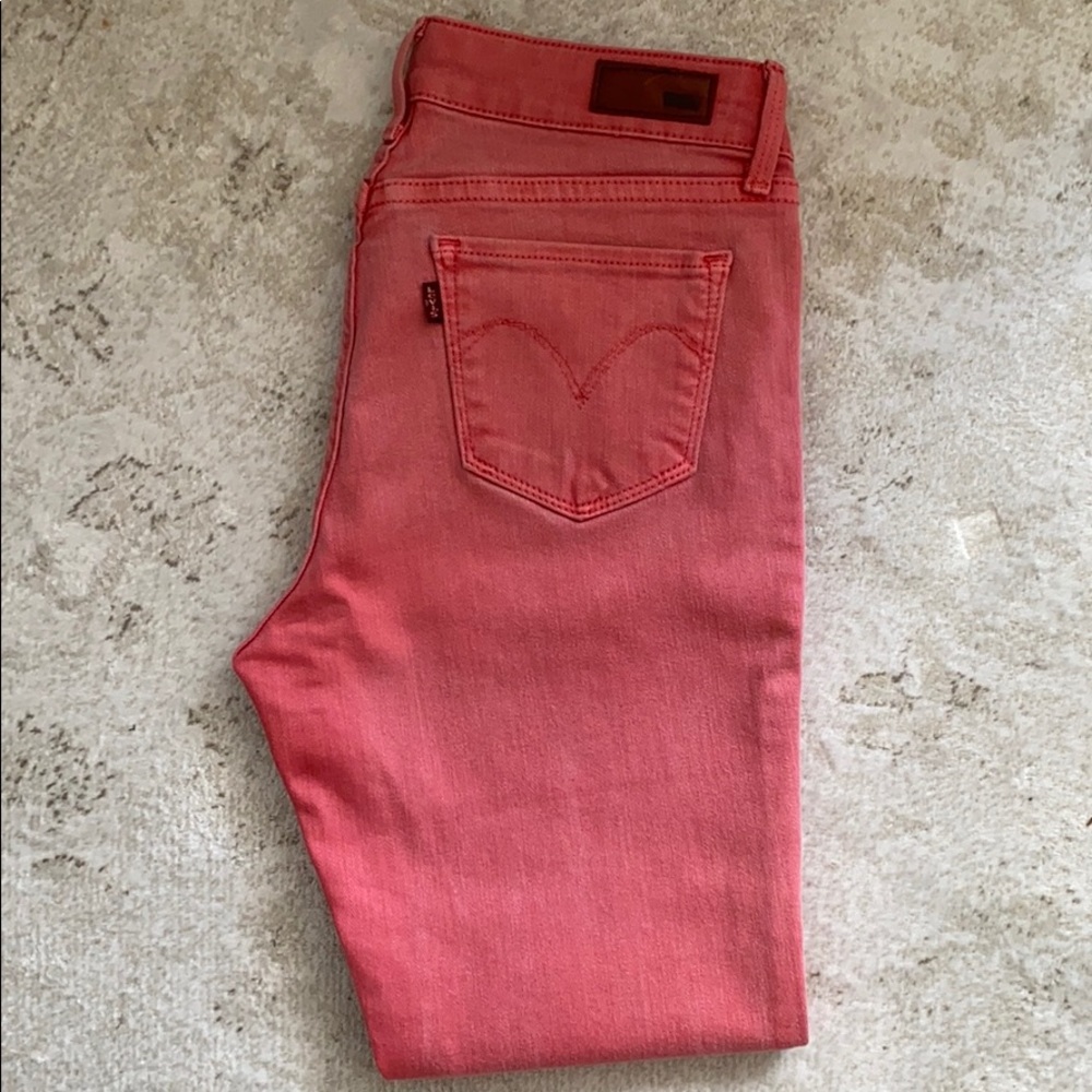 LEVI’S red denim